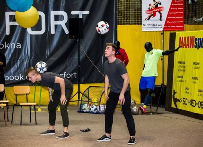 pokaz sztuczek piłkarskich