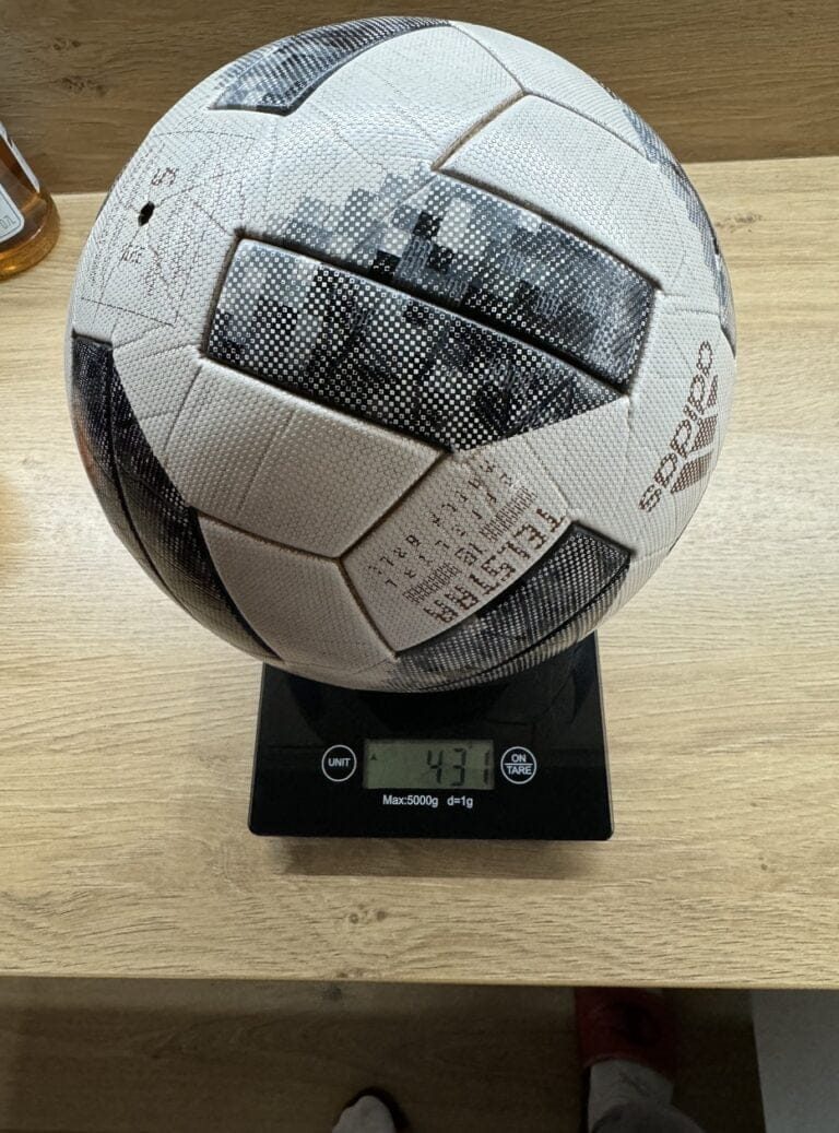 piłka do sztuczek piłkarskich